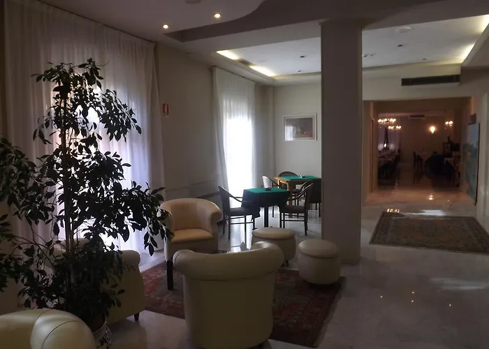 Piccadilly Hotel
