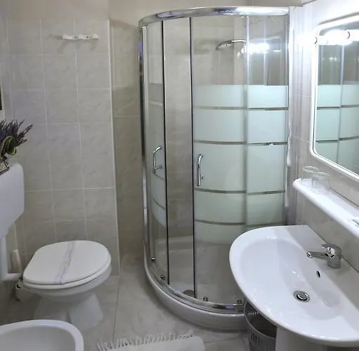 Piccadilly Hotell 3*