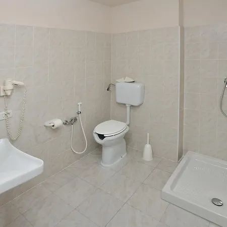 Piccadilly Hotel 3*